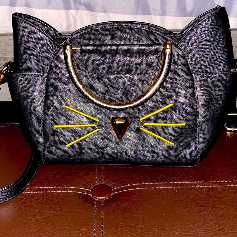 Cat shaped crossbody bag